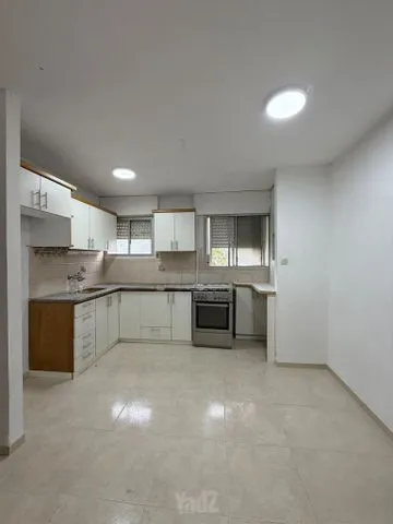 דירה 4 חדרים להשכרה בשדרות דגניה 11, קרית חיים — תמונה 1