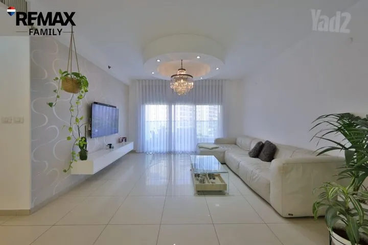 דירה 5 חדרים למכירה במנחם בגין 35, קרית מוצקין — תמונה 5