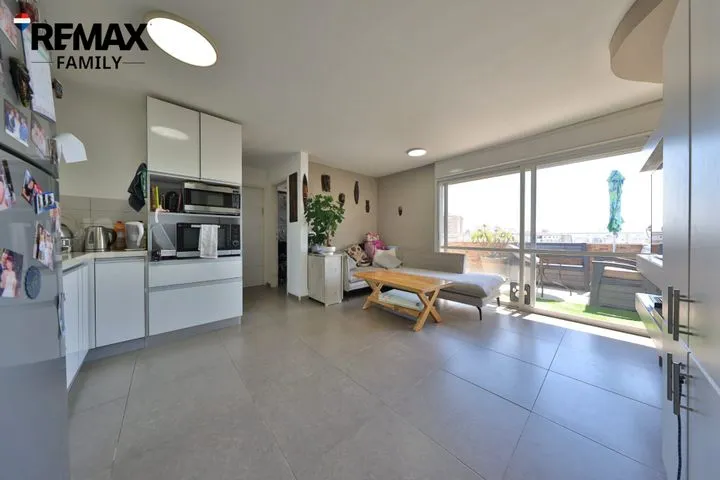 דופלקס 8 חדרים למכירה בורד, קרית מוצקין — תמונה 2