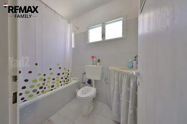 דירה 3 חדרים למכירה בקדושי השואה 5, חיפה — תמונה 5