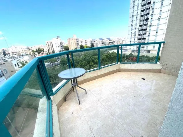 דירה 5 חדרים למכירה בהגנים 1, קרית ביאליק — תמונה 3