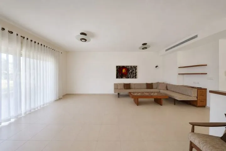דירה 4 חדרים למכירה בשדרות ירושלים 21, קרית ביאליק — תמונה 4