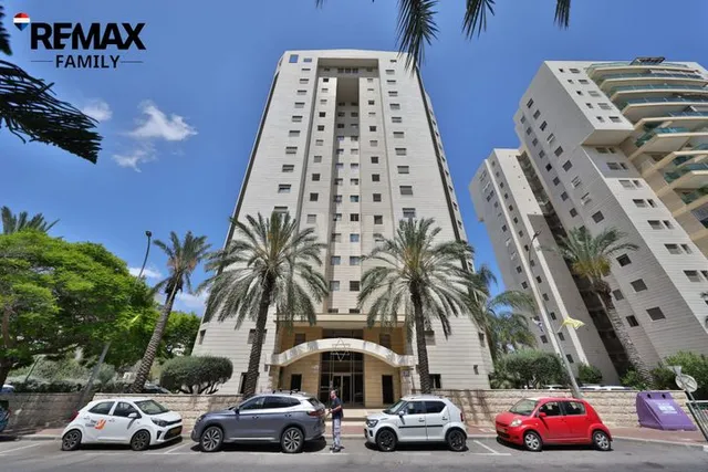 דירה במנחם בגין 35 — תמונה 14
