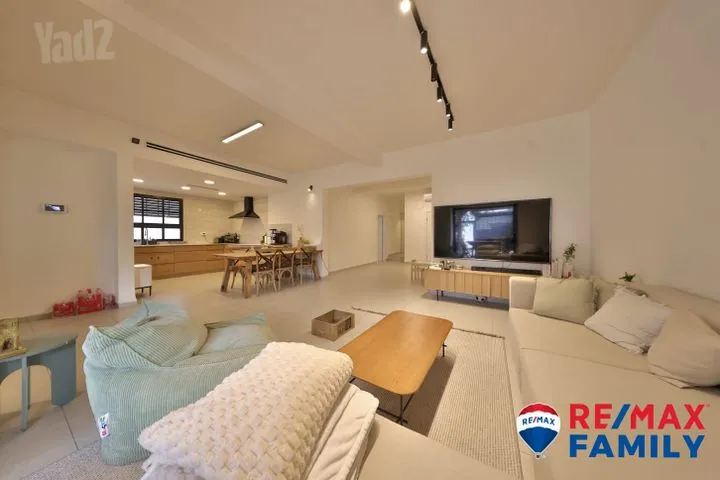 דו משפחתי 4 חדרים למכירה בהנוטר, קרית חיים — תמונה 1