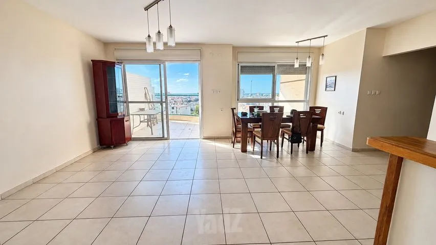 דירה 4 חדרים למכירה בחבצלת 15, קרית ים — תמונה 1