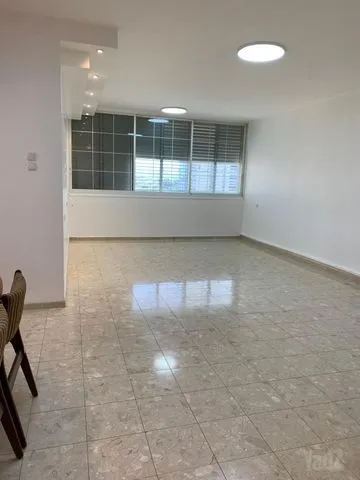 דירה 3.5 חדרים למכירה בהשקדים 6, קרית ביאליק — תמונה 2