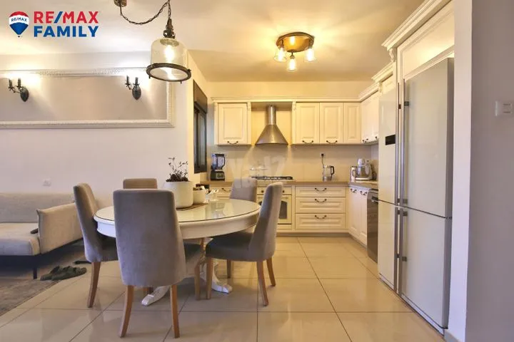 גג/ פנטהאוז 4 חדרים למכירה בשדרות קק"ל 28, קרית מוצקין — תמונה 3
