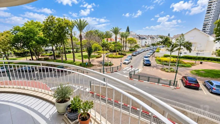 דירה 4 חדרים למכירה בשדרות הבנים, קרית ביאליק — תמונה 5
