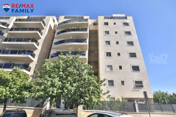 גג/ פנטהאוז 4 חדרים למכירה בשדרות קק"ל 28, קרית מוצקין — תמונה 8