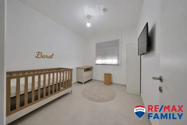 דירה 4 חדרים למכירה בנעמי שמר 32, קרית ביאליק — תמונה 4