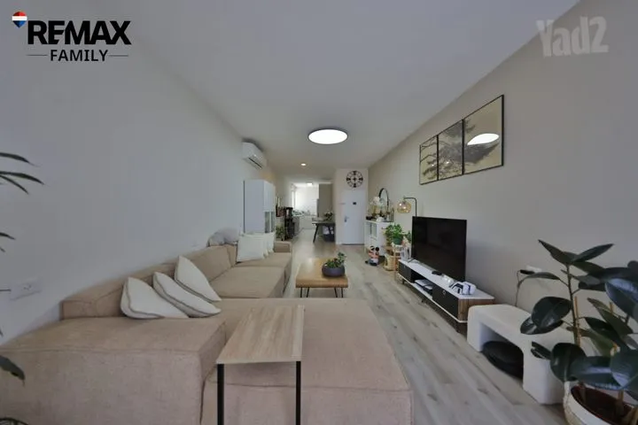 דירה 4 חדרים למכירה בדבורה 1, קרית מוצקין — תמונה 2