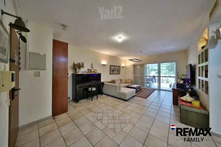 דירת גן 5 חדרים למכירה בזבולון המר, קרית מוצקין — תמונה 1