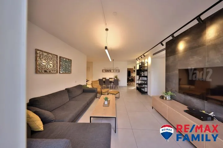 גג/ פנטהאוז 6 חדרים למכירה ביקינטון 1, קרית ביאליק — תמונה 2