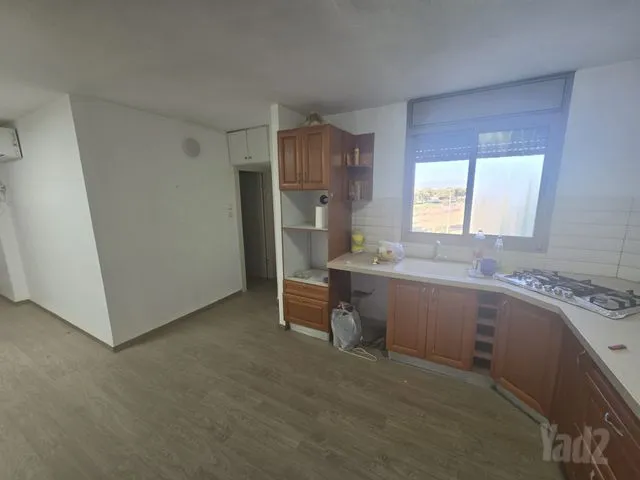 דירה 3 חדרים למכירה בשדרות יוספטל 4, קרית אתא — תמונה 2