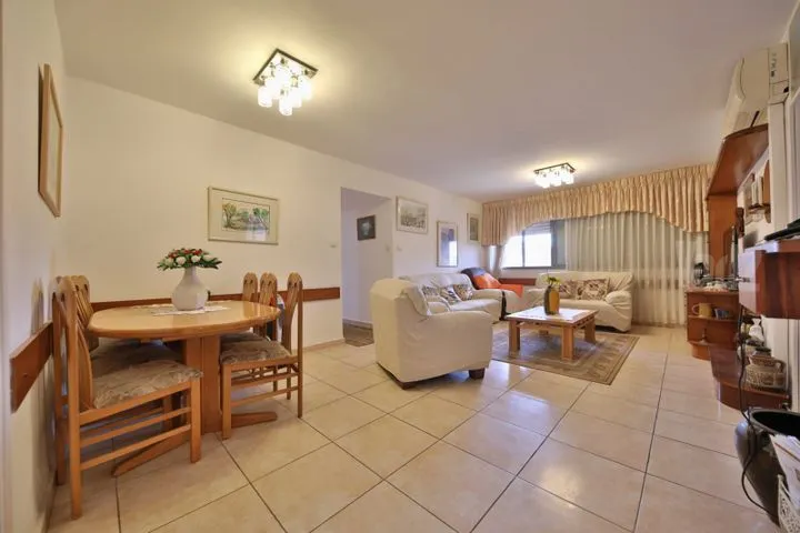דירה 4.5 חדרים למכירה בהחשמונאים 72, קרית מוצקין — תמונה 2