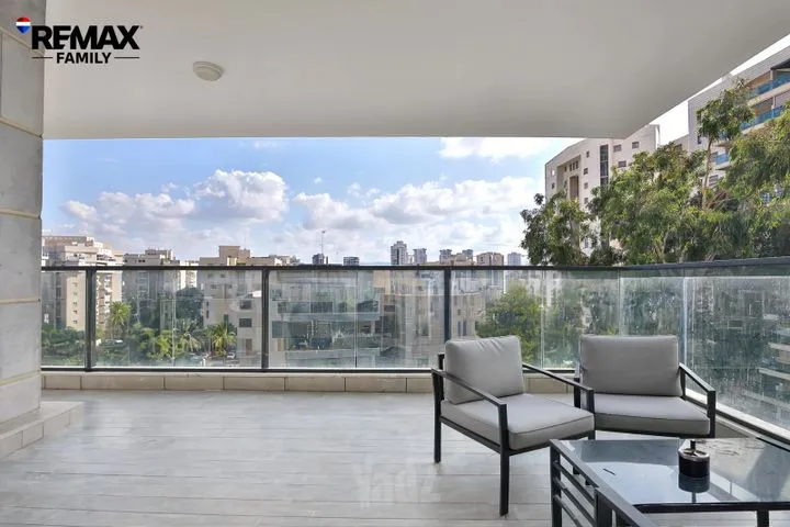 דירה 4 חדרים למכירה במנחם בגין, קרית מוצקין — תמונה 6