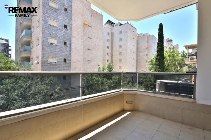דירה 4 חדרים למכירה ברחל 14, קרית ביאליק — תמונה 4