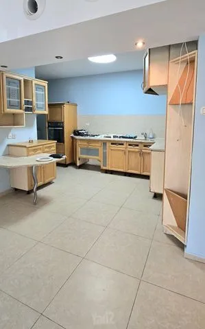 דירה 5.5 חדרים למכירה בדפנה, קרית ביאליק — תמונה 2