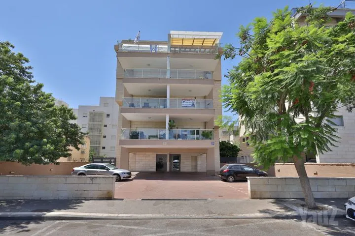 דירה 4 חדרים למכירה בשדרות ירושלים 21, קרית ביאליק — תמונה 10