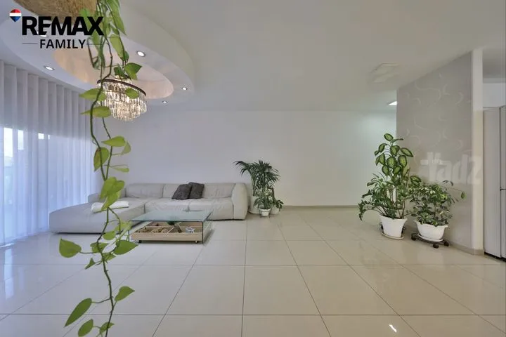 דירה 5 חדרים למכירה במנחם בגין 35, קרית מוצקין — תמונה 6