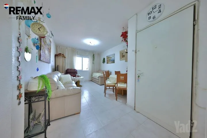 דירה 3 חדרים למכירה בקדושי השואה 5, חיפה — תמונה 1