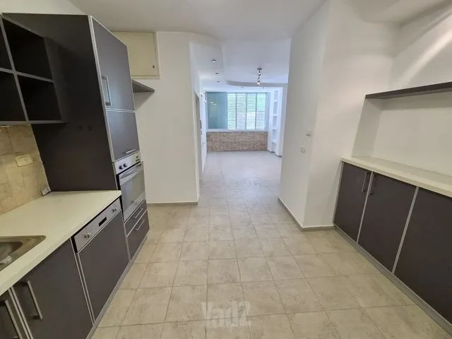 דירה 3 חדרים למכירה בשדרות וייצמן 43, קרית מוצקין — תמונה 3
