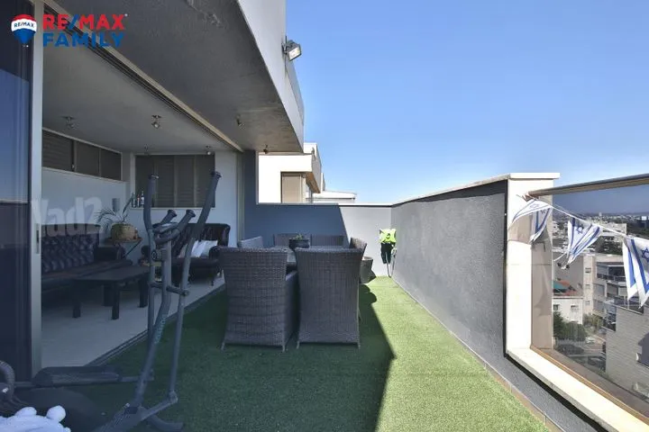 גג/ פנטהאוז 4 חדרים למכירה בשדרות קק"ל 28, קרית מוצקין — תמונה 7