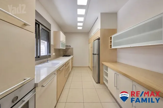 דו משפחתי בפול גוגן 32 — תמונה 3