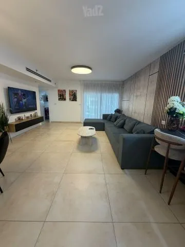 דירה בנעמי שמר 12 — תמונה 2