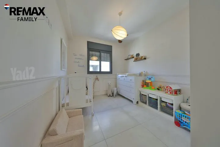 דירה 5 חדרים למכירה בנעמי שמר 12, קרית ביאליק — תמונה 8