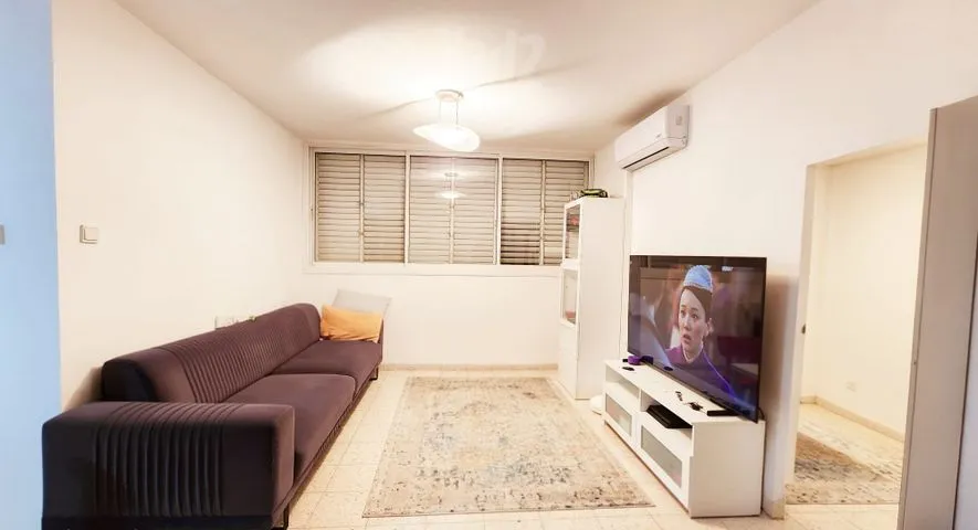 דירה 3 חדרים למכירה במנחם בגין 12, קרית מוצקין — תמונה 2