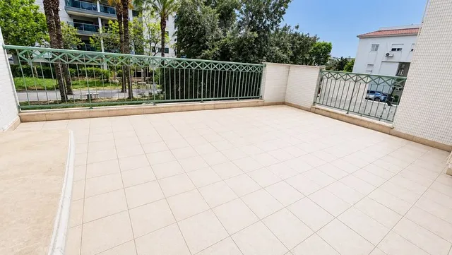 דירה בשדרות בית וגן 8 — תמונה 6