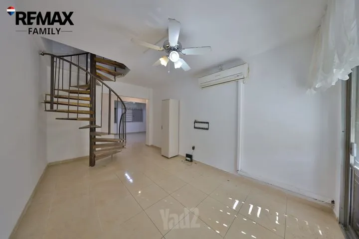 דירה 4 חדרים למכירה בקרן היסוד 104, קרית ביאליק — תמונה 4