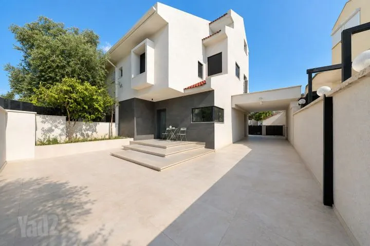 דו משפחתי 5.5 חדרים למכירה בערמונים 49, קרית ים — תמונה 9