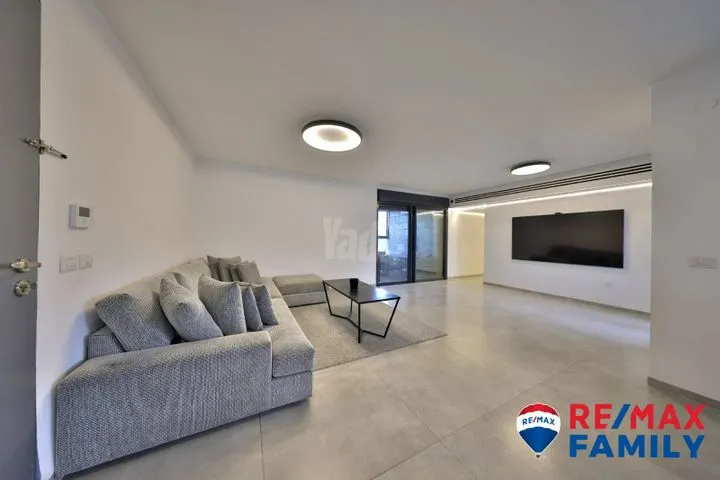 דירה 4 חדרים למכירה ב, קרית ביאליק — תמונה 3