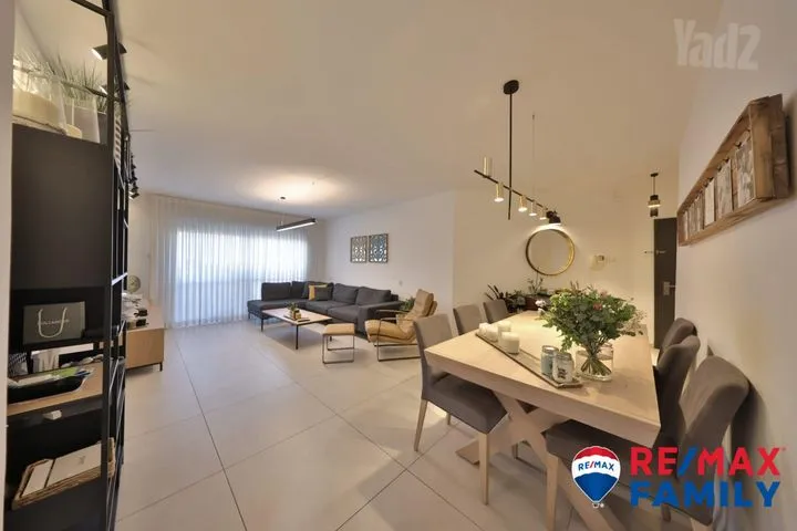 גג/ פנטהאוז 6 חדרים למכירה ביקינטון 1, קרית ביאליק — תמונה 3