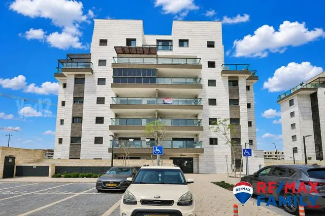 דירה בנעמי שמר 32 — תמונה 10