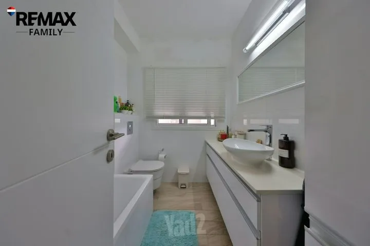 דירה 4 חדרים למכירה בחומה ומגדל 32, קרית חיים — תמונה 9