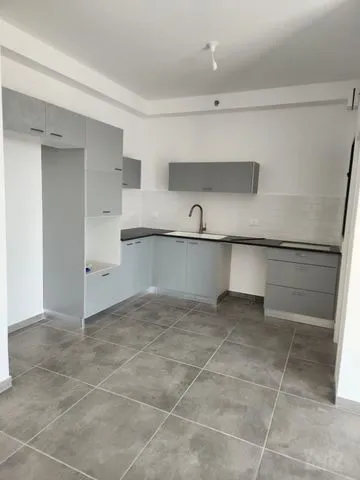 דירה 3 חדרים למכירה באריק אינשטיין, קרית ביאליק — תמונה 2