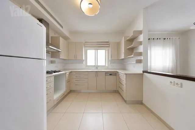 דירה בשדרות ירושלים 21 — תמונה 3