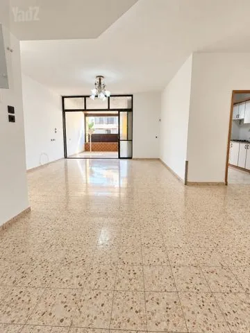 דירה 4.5 חדרים למכירה בספיר 3, קרית מוצקין — תמונה 2