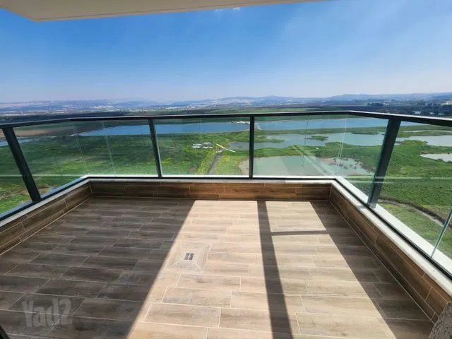 דירה 3 חדרים למכירה באריק אינשטיין, קרית ביאליק — תמונה 1