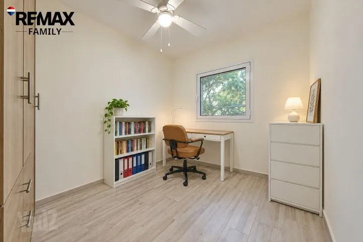 דירה 4 חדרים למכירה בחרובים, קרית ביאליק — תמונה 6
